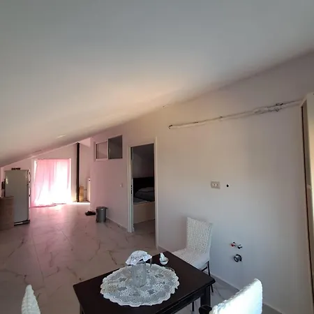Aleksander House Berat